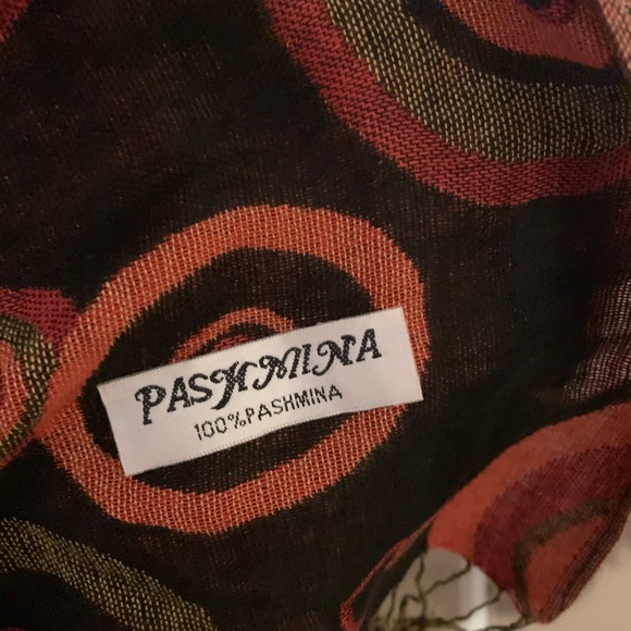 Pashmina - Picture 2 of 2